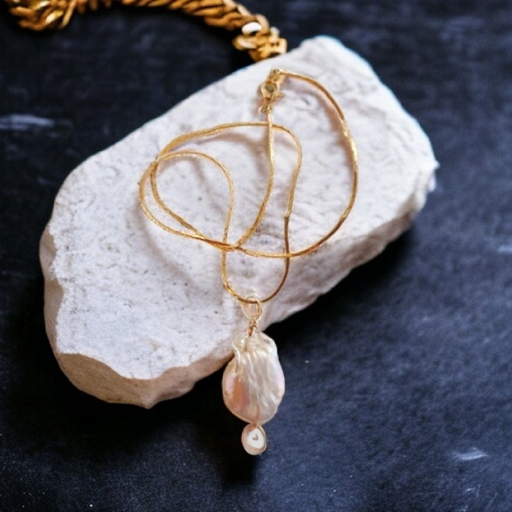 Baroque Pearl Wire Wrapped pendant